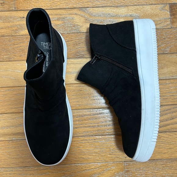 Time And Tru Hi Top Sneakers - Picture 2 of 8